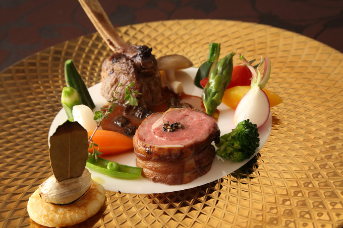 骨付き仔羊肉のロースト・ソースモリーユ.JPG